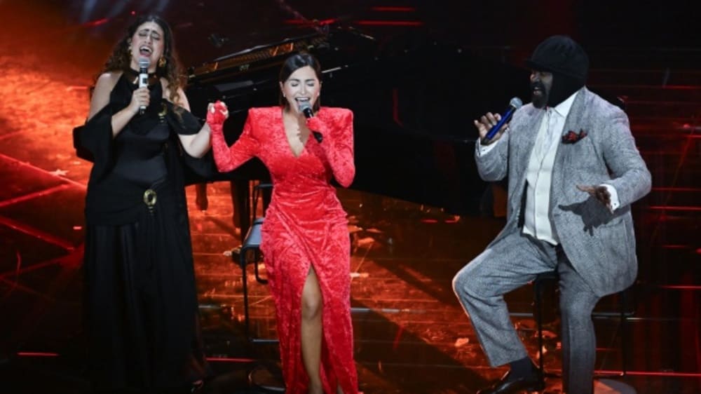 Festival di Sanremo 2026 Serena Brancale con Gregory Porter e Delia - Besame mucho